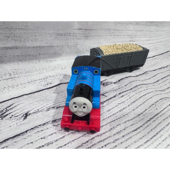 Thomas the Train Trackmaster - Picture 2 of 5